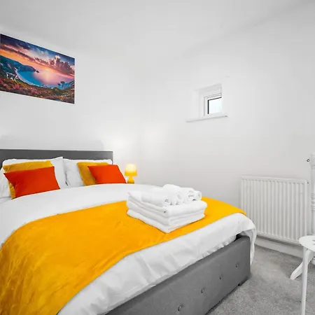 Luxury New House With Free Parking Apartment Birmingham Exterior photo