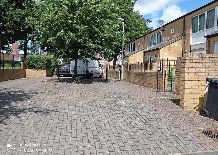 Luxury New House With Free Parking